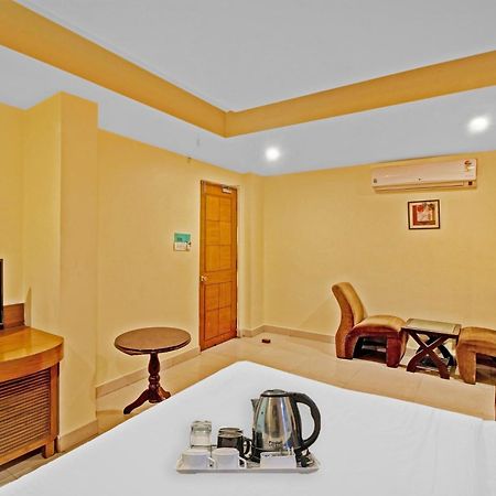Hotel Townhouse The Grand Plaza à Haïdarabad Extérieur photo