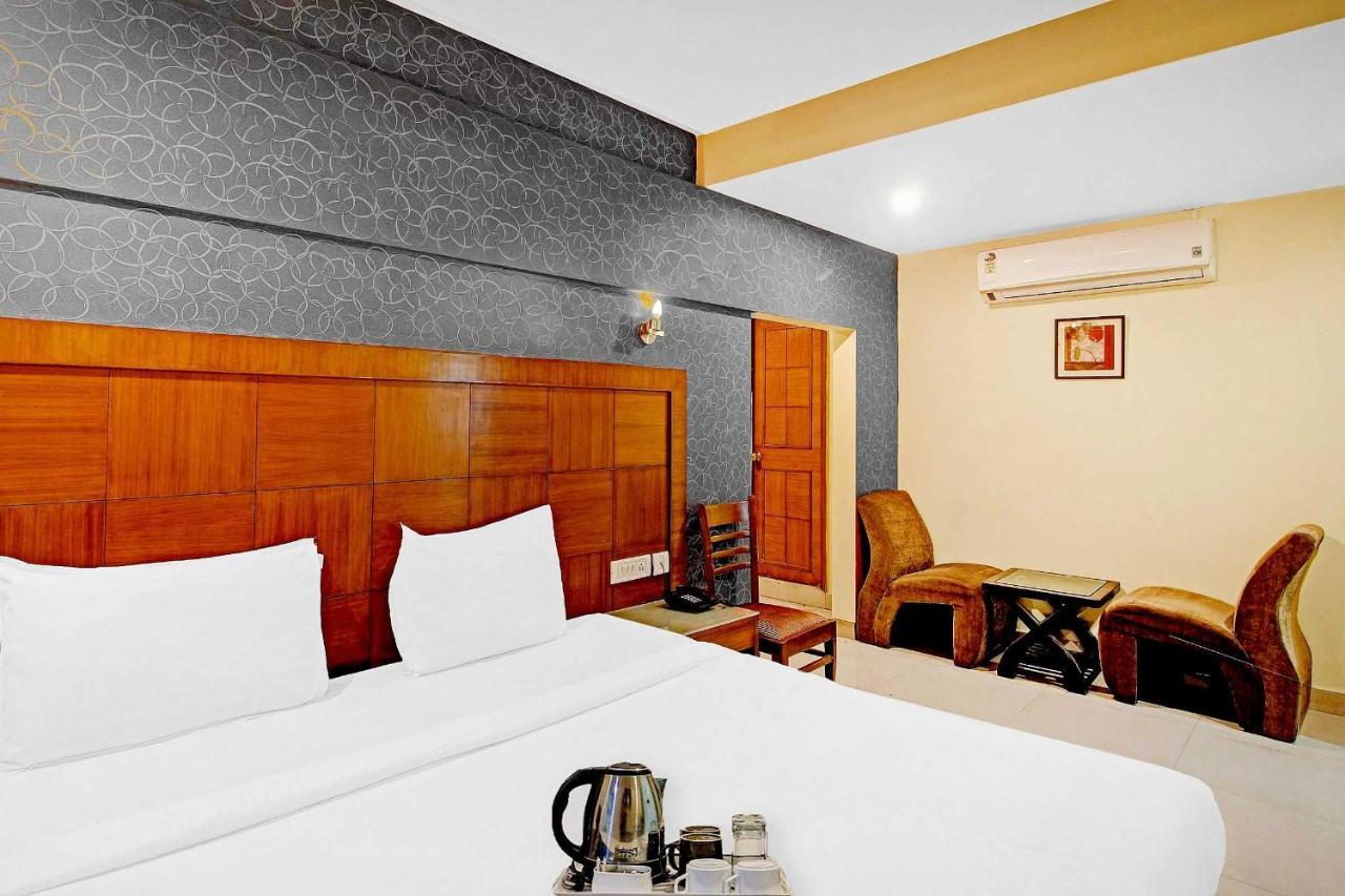 Hotel Townhouse The Grand Plaza à Haïdarabad Extérieur photo