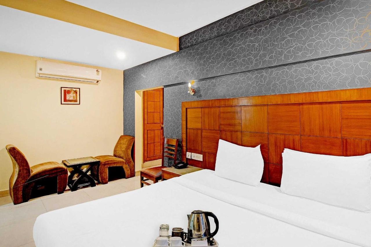Hotel Townhouse The Grand Plaza à Haïdarabad Extérieur photo