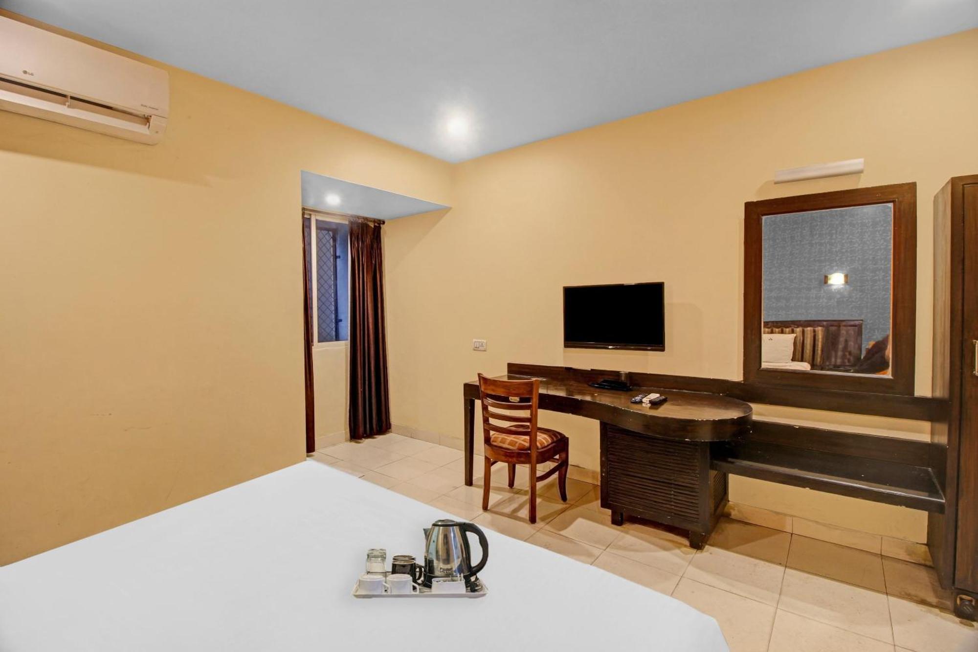Hotel Townhouse The Grand Plaza à Haïdarabad Extérieur photo