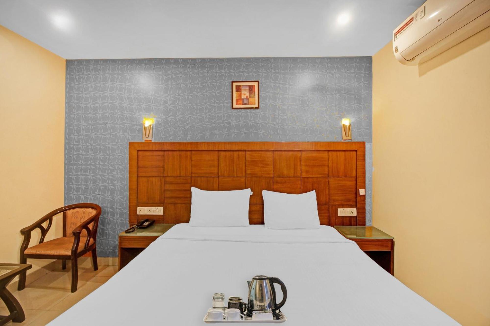 Hotel Townhouse The Grand Plaza à Haïdarabad Extérieur photo