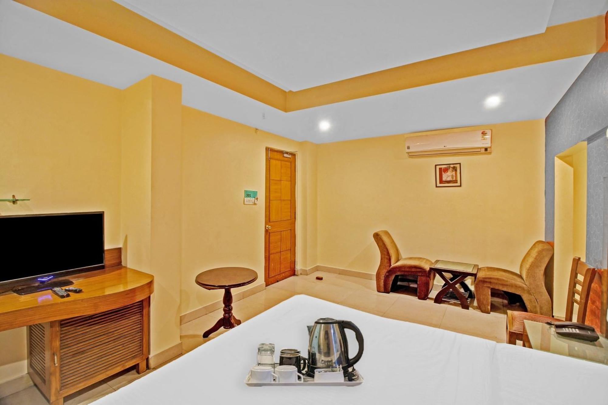Hotel Townhouse The Grand Plaza à Haïdarabad Extérieur photo