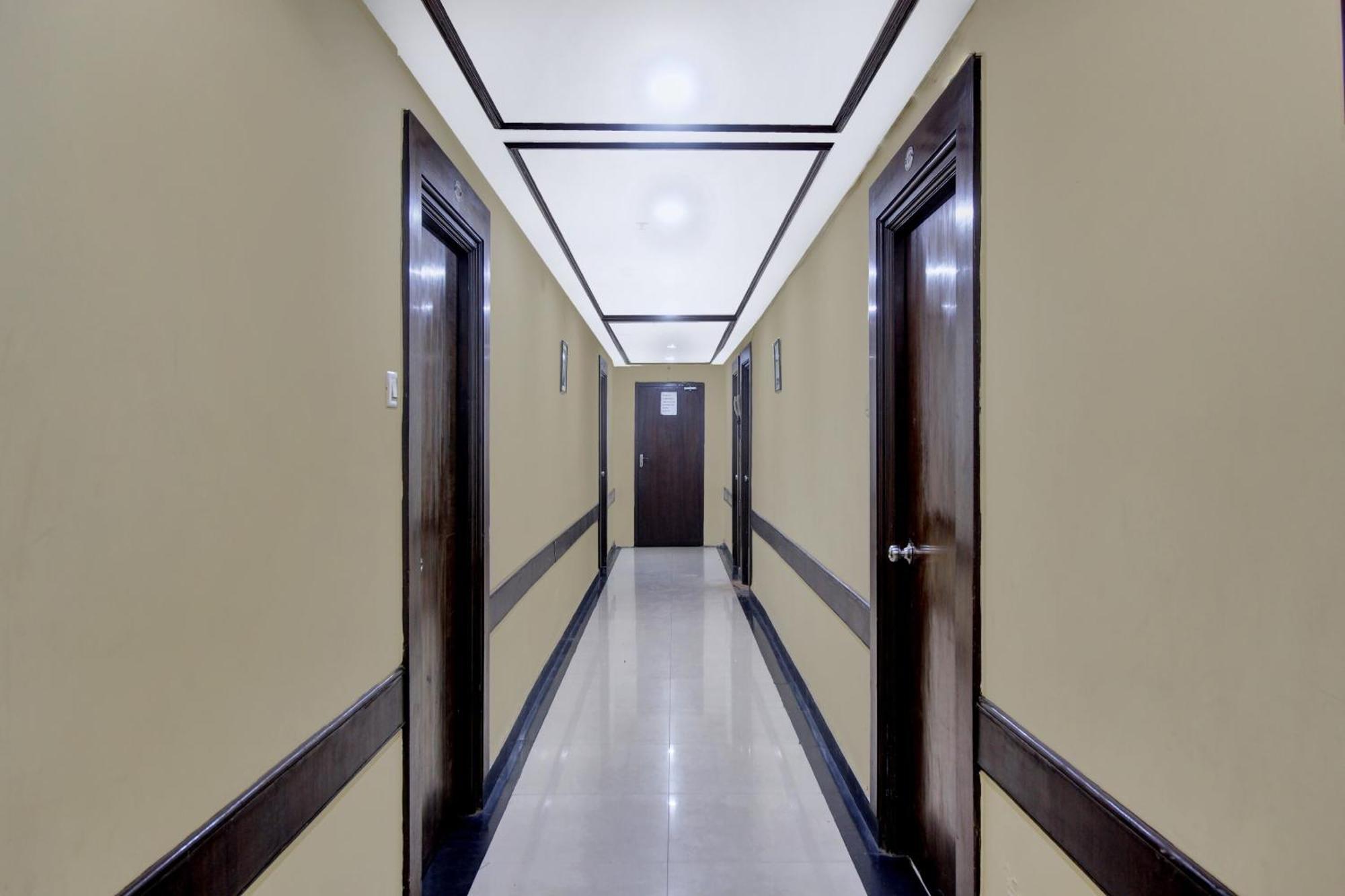 Hotel Townhouse The Grand Plaza à Haïdarabad Extérieur photo