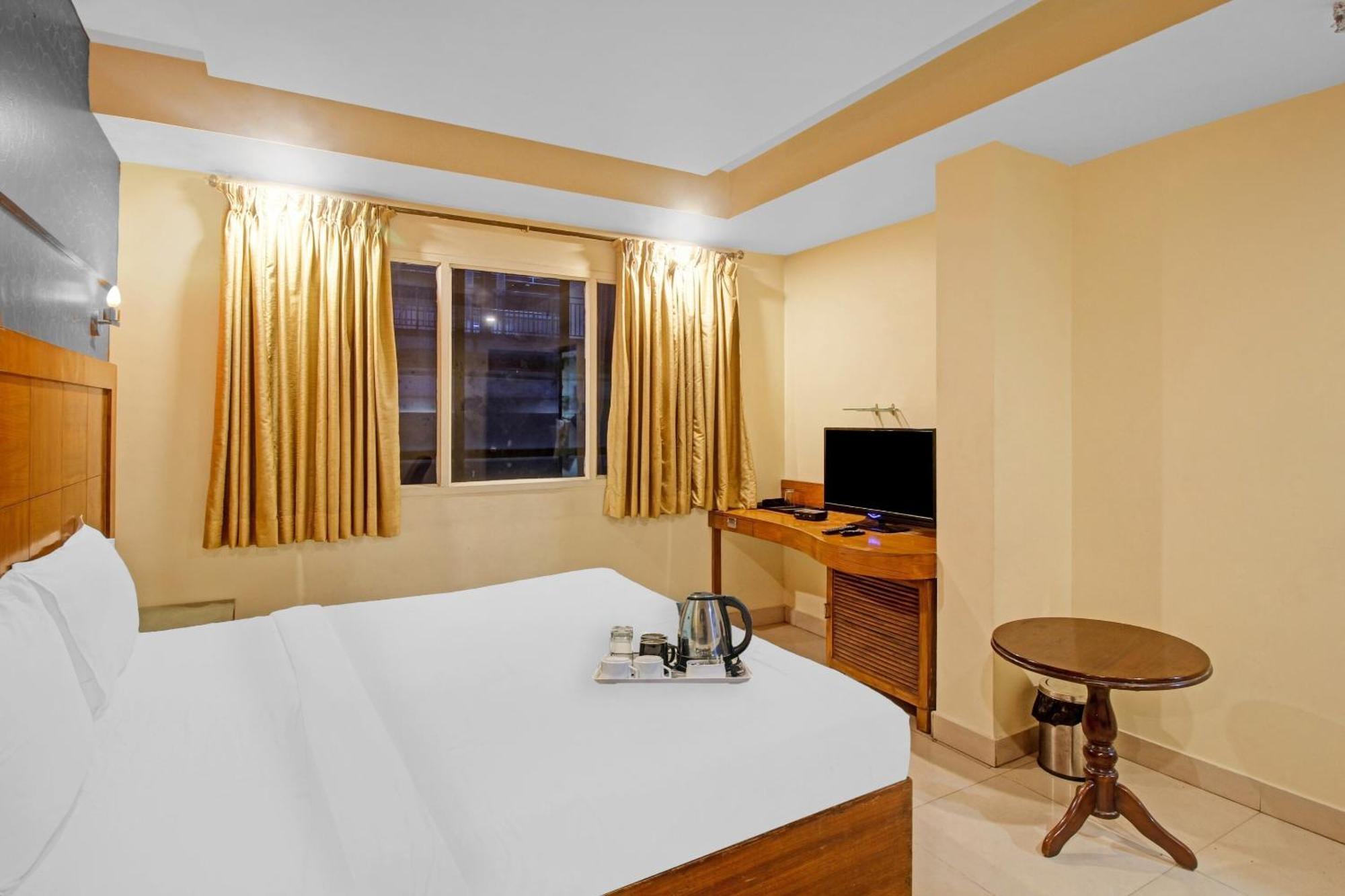 Hotel Townhouse The Grand Plaza à Haïdarabad Extérieur photo